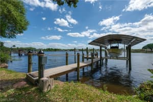 16430 Oakview Cir, Alva, FL 33920, Sold 11/20/20