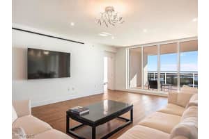 13915 Old Coast Rd, Naples, FL 34110, Sold 10/02/20