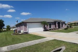 293 Justene Cir, Lehigh Acres, FL 33936, Sold 04/30/19