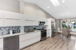 322 Emerald Bay Cir, Naples, FL 34110, Sold 10/18/19