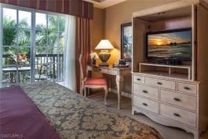 221 9th St S #409, Naples, FL 34102, Sold 07/29/19