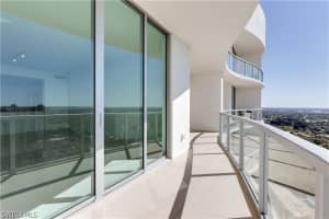 3000 Oasis Grand Blvd, Fort Myers, FL 33916, Sold 03/26/21