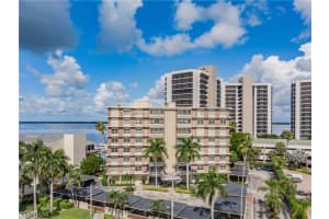 2350 W First St APT 804, Fort Myers, FL 33901, Sold 12/06/19