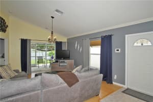 389 Leawood Cir, Naples, FL 34104, Sold 11/15/19