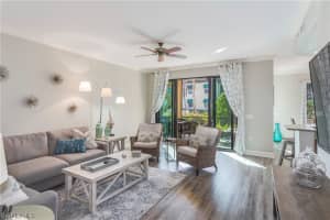 975 Sandpiper St, Naples, FL 34102, Sold 04/01/20