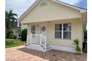 526 Leawood Cir, Naples, FL 34104, Sold 12/06/19