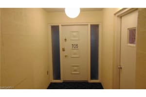 2350 W First St APT 705, Fort Myers, FL 33901, Sold 02/05/20