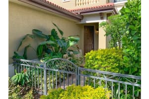 1303 Verde Dr, Naples, FL 34105, Sold 02/07/20