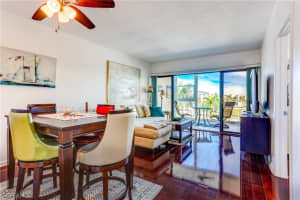 803 River Point Dr, Naples, FL 34102, Sold 12/03/20