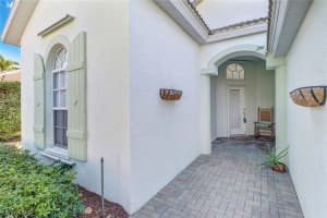 1088 Jardin Dr, Naples, FL 34104, Sold 07/24/20