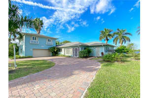 5203 Lake Caloosa Dr, Fort Myers, FL 33905, Sold 07/10/20