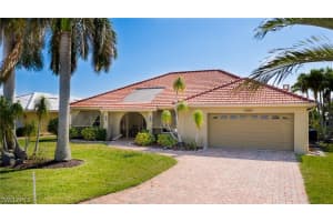 26 Bayview Blvd, Fort Myers Beach, FL 33931, Sold 11/10/20