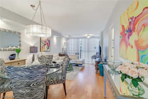 807 River Point Dr, Naples, FL 34102, Sold 01/29/20