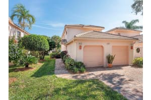 526 Lake Louise Cir, Naples, FL 34110, Sold 02/28/20