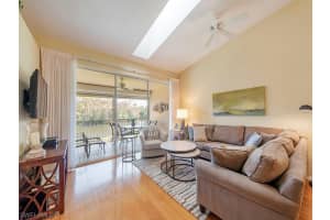 526 Lake Louise Cir, Naples, FL 34110, Sold 02/28/20