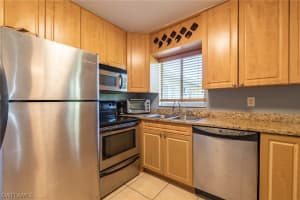 8162 Country Rd UNIT 203, Fort Myers, FL 33919, Sold 04/10/20