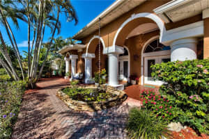 10285 Boca Cir, Naples, FL 34109, Sold 04/22/20