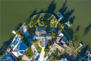 8095 Lagoon Rd, Fort Myers Beach, FL 33931, Sold 12/16/20