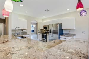 975 Moon Lake Dr, Naples, FL 34104, Sold 06/19/20