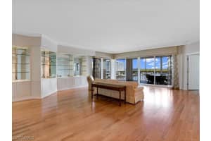 425 Dockside Dr, Naples, FL 34110, Sold 12/16/20