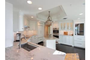 445 Dockside Dr, Naples, FL 34110, Sold 04/20/20