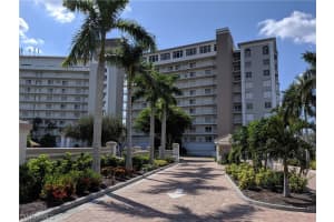 13105 Vanderbilt Dr, Naples, FL 34110, Sold 04/15/20