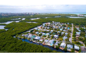1279 Rainbow Ct, Naples, FL 34110, Sold 04/15/21