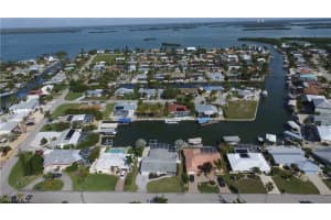 5 Fairview Blvd, Fort Myers Beach, FL 33931, Sold 07/14/20
