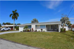 5 Fairview Blvd, Fort Myers Beach, FL 33931, Sold 07/14/20