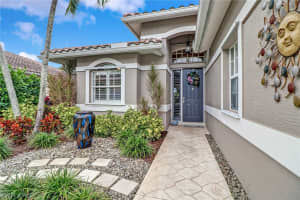7715 Cameron Cir, Fort Myers, FL 33912, Sold 03/31/20