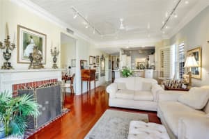 410 Bayfront Pl, Naples, FL 34102, Sold 08/27/20