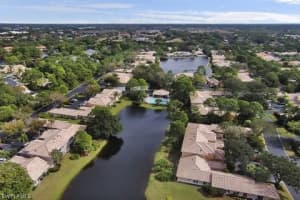 370 Emerald Bay Cir, Naples, FL 34110, Sold 04/08/20