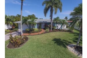 13 Sunview Blvd, Fort Myers Beach, FL 33931, Sold 09/30/20