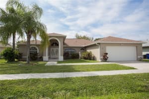 4441 Varsity Lakes Dr, Lehigh Acres, FL 33971, Sold 08/10/20