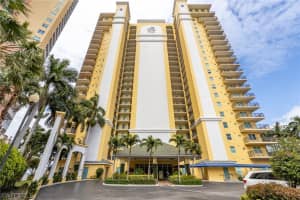 2797 First St APT 204, Fort Myers, FL 33916, Sold 12/21/20