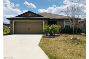 714 Center Lake St, Lehigh Acres, FL 33974, Sold 11/04/20