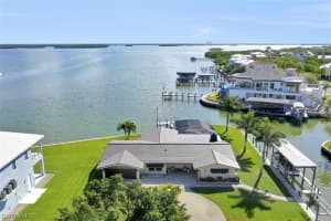 5596 Avenida Pescadora, Fort Myers Beach, FL 33931, Sold 09/11/20