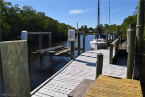 950 Moody Rd APT 111, North Fort Myers, FL 33903, Sold 08/26/20