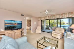 527 Lake Louise Cir, Naples, FL 34110, Sold 06/05/20