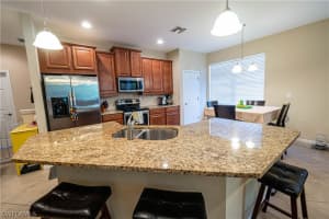 8515 Oakshade Cir UNIT 201, Fort Myers, FL 33919, Sold 09/04/20