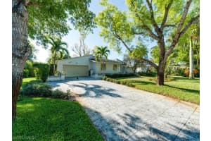 9572 Sussex St, Naples, FL 34109, Sold 08/24/20