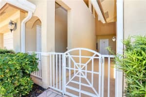 8521 Oakshade Cir Apt 423, Fort Myers, FL 33919, Sold 06/29/20