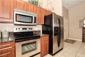 8521 Oakshade Cir Apt 423, Fort Myers, FL 33919, Sold 06/29/20