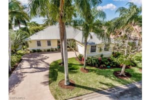 8550 S Lake Cir, Fort Myers, FL 33908, Sold 08/24/20