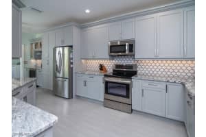 670 Catamaran Ct, Naples, FL 34110, Sold 08/17/20