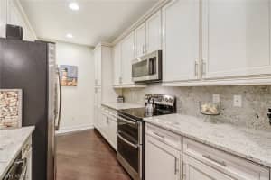 7705 Bristol Cir, Naples, FL 34120, Sold 08/17/20