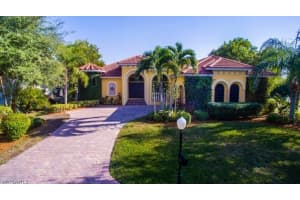 8574 S Lake Cir, Fort Myers, FL 33908, Sold 11/13/20