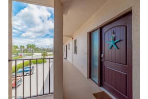 801 River Point Dr, Naples, FL 34102, Sold 06/23/20