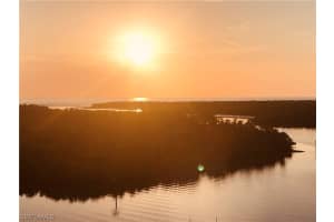 13105 Vanderbilt Dr, Naples, FL 34110, Sold 09/30/21
