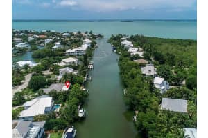 1672 Hibiscus Dr, Sanibel, FL 33957, Sold 02/26/21